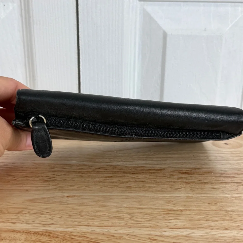 Liz Claiborne Leather Wallet OS Black Minimalist Y2K Continental Clutch‎